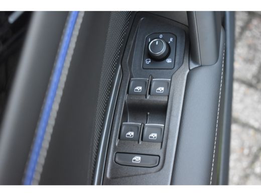 Volkswagen Tiguan R-Line Edition - eHybrid Inclusief €4000,- inruilvoordeel | TREKHAAK | NAVIGATIE | ADAPT.CRUISE |... ActivLease financial lease