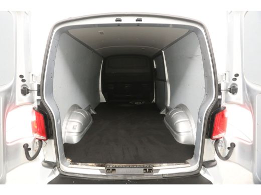Volkswagen Transporter 2.0 TDI L2H1 30 Bulli 150PK DSG Automaat Airco ACC Camera Carplay LED Trekhaak Virtual Navi PDC 1... ActivLease financial lease