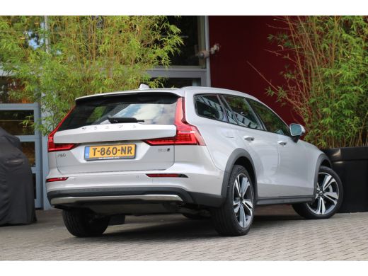 Volvo  V60 Cross Country 2.0 B5 AWD Plus | 360 Camera | Pilot Assist | Stuur/stoelverwarming | Memory Seats ActivLease financial lease