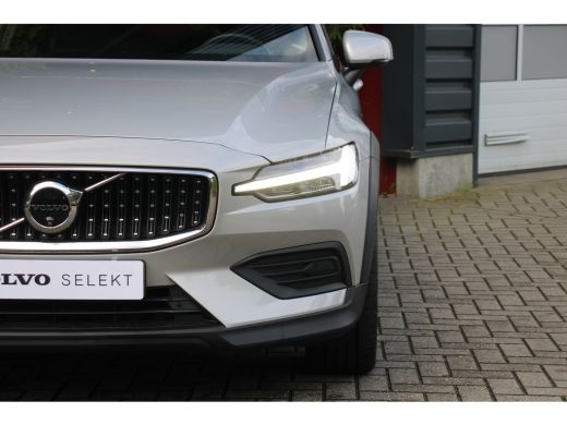 Volvo  V60 Cross Country 2.0 B5 AWD Plus | 360 Camera | Pilot Assist | Stuur/stoelverwarming | Memory Seats ActivLease financial lease