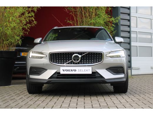 Volvo  V60 Cross Country 2.0 B5 AWD Plus | 360 Camera | Pilot Assist | Stuur/stoelverwarming | Memory Seats ActivLease financial lease