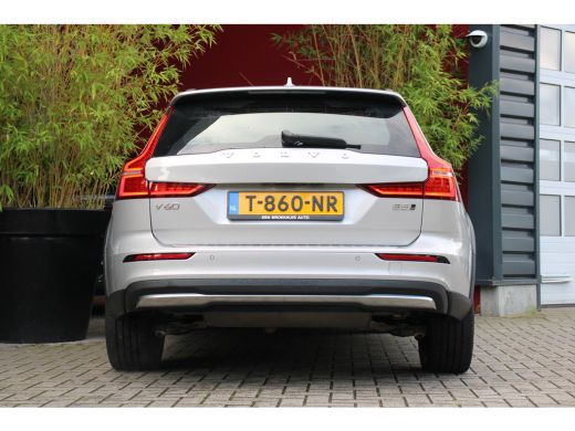 Volvo  V60 Cross Country 2.0 B5 AWD Plus | 360 Camera | Pilot Assist | Stuur/stoelverwarming | Memory Seats ActivLease financial lease