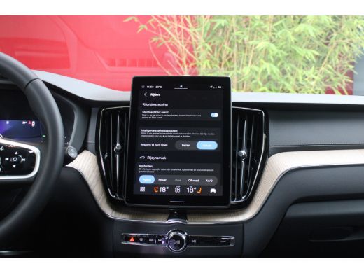 Volvo  XC60 T6 AWD Plug-in Hybrid Ultra Dark | Luchtvering | Bowers&Wilkins | Massage | Panoramadak | Pilot A... ActivLease financial lease