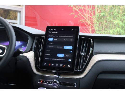 Volvo  XC60 T6 AWD Plug-in Hybrid Ultra Dark | Luchtvering | Bowers&Wilkins | Massage | Panoramadak | Pilot A... ActivLease financial lease