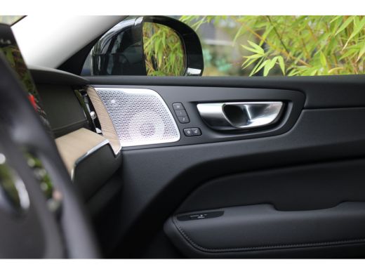 Volvo  XC60 T6 AWD Plug-in Hybrid Ultra Dark | Luchtvering | Bowers&Wilkins | Massage | Panoramadak | Pilot A... ActivLease financial lease