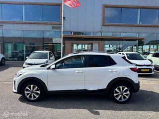 Kia Stonic 1.0 T-GDI DynamicPlusLine 16 inch velgen & banden , Navigatie , Bluetooth Priveglas , Electr. ink...