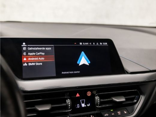 BMW 1 Serie 118i M Sport Automaat (APPLE CARPLAY, M PAKKET, STUUR/STOELVERWARMING, SFEERVERLICHTING, SPORTSTO... ActivLease financial lease