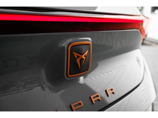 CUPRA Born Performance 82 kWh Panorama dak | Sennheiser | Keyless Advanced | Elek. stoelen | 20" Velgen 'Hur... ActivLease financial lease
