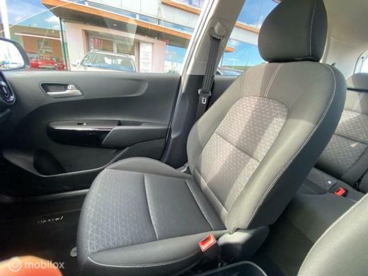 Kia Picanto 1.0 67pk Sport Velgen zwart hoogglans + nieuwe banden , Airco , Cruise controle , Bluetooth - Spo... ActivLease financial lease