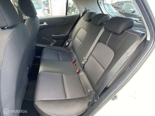 Kia Picanto 1.0 67pk Sport Velgen zwart hoogglans + nieuwe banden , Airco , Cruise controle , Bluetooth - Spo... ActivLease financial lease
