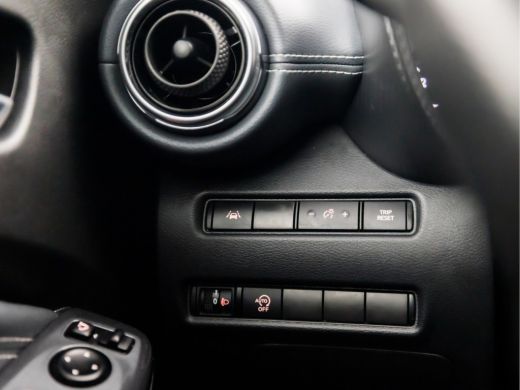 Nissan Juke 1.0 DIG-T N-Connecta Sport (APPLE CARPLAY, GROOT NAVI, CAMERA, CLIMATE, SPORTSTOELEN, GETINT GLAS... ActivLease financial lease