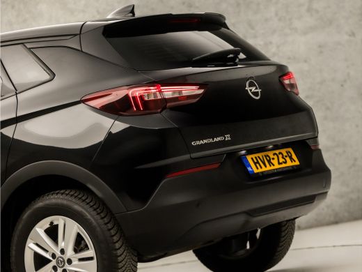 Opel Grandland X 1.2 Turbo Sport Automaat (APPLE CARPLAY, GROOT NAVI, GETINT GLAS, PARKEERSENSOREN, SPORTSTOELEN, ... ActivLease financial lease