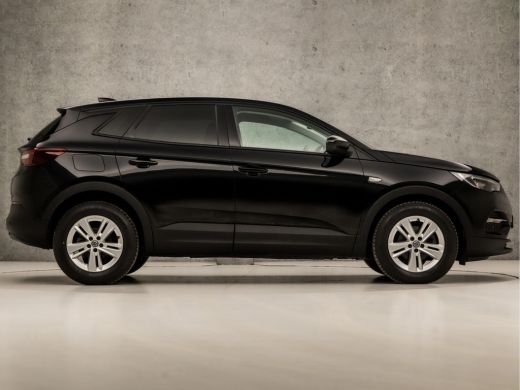 Opel Grandland X 1.2 Turbo Sport Automaat (APPLE CARPLAY, GROOT NAVI, GETINT GLAS, PARKEERSENSOREN, SPORTSTOELEN, ... ActivLease financial lease