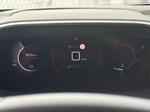 Peugeot 2008 1.2 PureTech Allure Pack | Achterbank in delen neerklapbaar | Achteruitrijcamera | Airco (automat... ActivLease financial lease