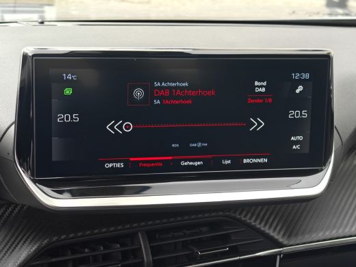 Peugeot 2008 1.2 PureTech Allure Pack | Achterbank in delen neerklapbaar | Achteruitrijcamera | Airco (automat... ActivLease financial lease