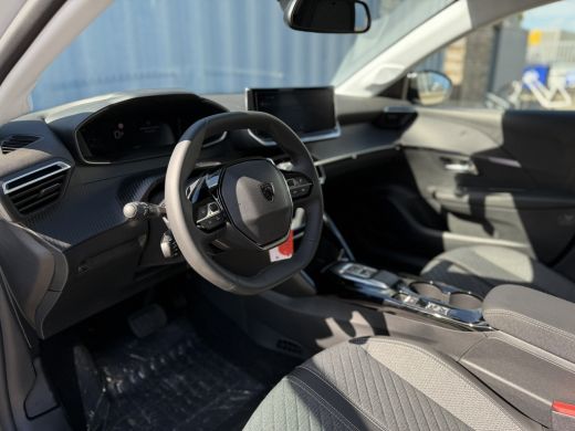 Peugeot 208 1.2 Hybrid 110 e-DCS6 Allure | Achterspoiler | Achteruitrijcamera | Camera voor ActivLease financial lease