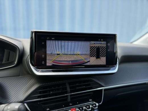Peugeot 208 1.2 Hybrid 110 e-DCS6 Allure | Achterspoiler | Achteruitrijcamera | Camera voor ActivLease financial lease