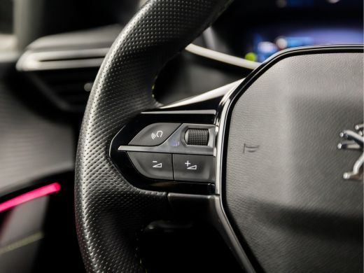 Peugeot 208 1.2 PureTech GT Sport (VIRTUAL COCKPIT, APPLE CARPLAY, GROOT NAVI, LEDER, 360 CAMERA, ADAPTIVE CR... ActivLease financial lease