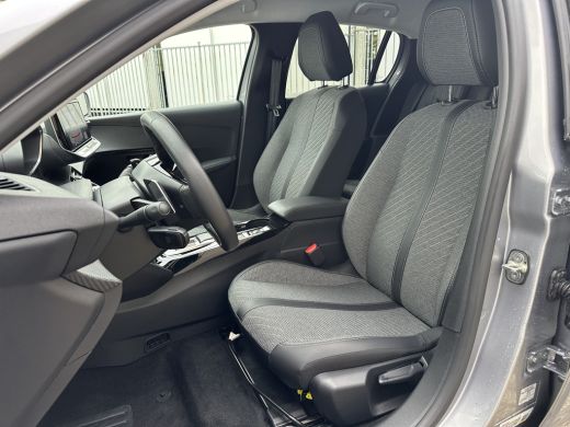 Peugeot 208 Hybrid 100 e-DCS6 Allure | Achterbank in delen neerklapbaar | Apple Carplay/Android Auto|telefoon... ActivLease financial lease