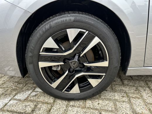 Peugeot 208 Hybrid 100 e-DCS6 Allure | Achterbank in delen neerklapbaar | Apple Carplay/Android Auto|telefoon... ActivLease financial lease