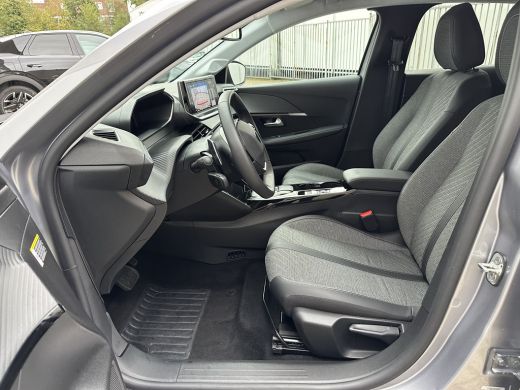 Peugeot 208 Hybrid 100 e-DCS6 Allure | Achterbank in delen neerklapbaar | Achteruitrijcamera | Apple Carplay/... ActivLease financial lease