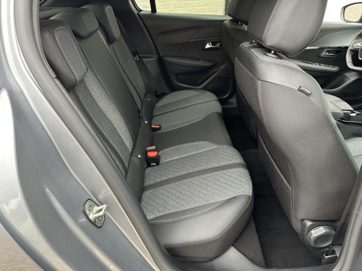 Peugeot 208 Hybrid 100 e-DCS6 Allure | Achterbank in delen neerklapbaar | Achteruitrijcamera | Apple Carplay/... ActivLease financial lease