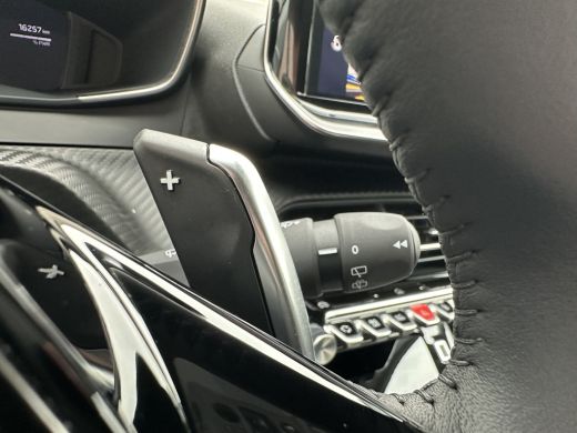 Peugeot 208 Hybrid 100 e-DCS6 Allure | Achterbank in delen neerklapbaar | Achteruitrijcamera | Apple Carplay/... ActivLease financial lease