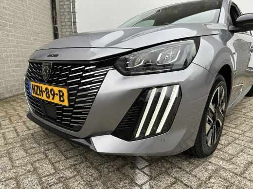 Peugeot 208 Hybrid 100 e-DCS6 Allure | Achterbank in delen neerklapbaar | Achteruitrijcamera | Apple Carplay/... ActivLease financial lease