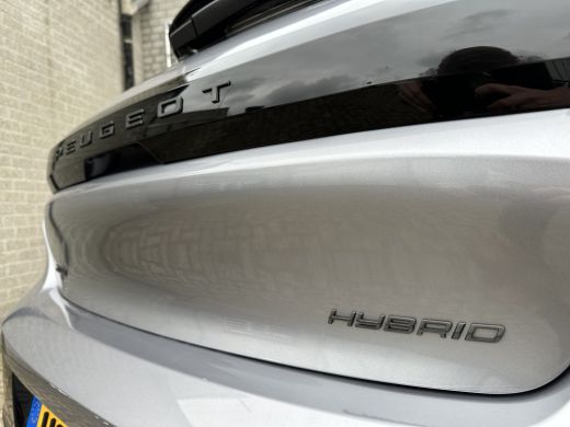 Peugeot 208 Hybrid 100 e-DCS6 Allure | Achterbank in delen neerklapbaar | Achteruitrijcamera | Apple Carplay/... ActivLease financial lease
