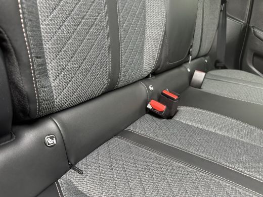 Peugeot 208 Hybrid 100 e-DCS6 Allure | Achterbank in delen neerklapbaar | Achteruitrijcamera | Apple Carplay/... ActivLease financial lease