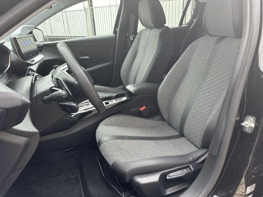 Peugeot 208 Hybrid 100 e-DCS6 Allure | Achterbank in delen neerklapbaar | Achteruitrijcamera | Apple Carplay/... ActivLease financial lease