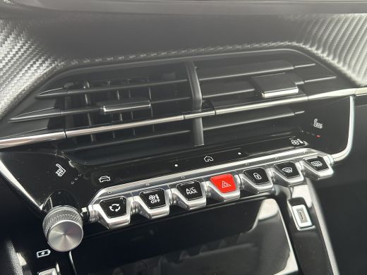 Peugeot 208 Hybrid 100 e-DCS6 Allure | Achterbank in delen neerklapbaar | Achteruitrijcamera | Apple Carplay/... ActivLease financial lease