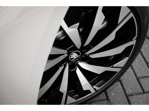 Skoda Enyaq iV iV 85 Sportline | Head-up | 21"velgen | 360 Camera | Trekhaak ActivLease financial lease