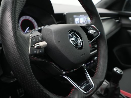 Skoda Kamiq 1.0 TSI 110pk Monte Carlo Navi via App Panorama Trekhaak Camera Side Assist Stoelverwarming Voor ... ActivLease financial lease