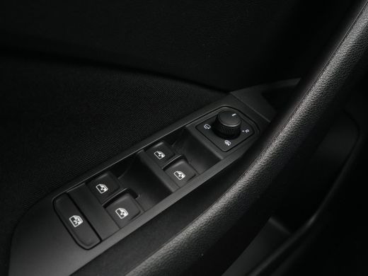 Skoda Kamiq 1.0 TSI 110pk Monte Carlo Navi via App Panorama Trekhaak Camera Side Assist Stoelverwarming Voor ... ActivLease financial lease