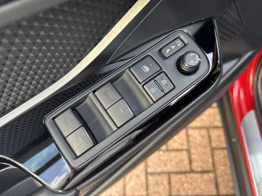 Toyota C-HR 1.8 Hybrid Style | 06-10141018 Voor meer informatie ActivLease financial lease