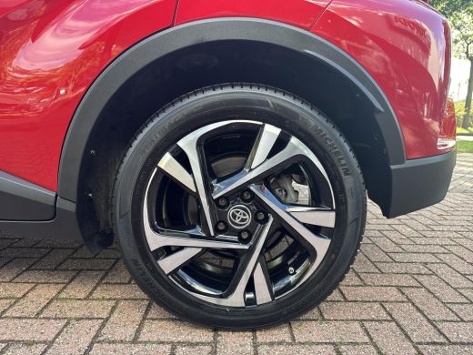 Toyota C-HR 1.8 Hybrid Style | 06-10141018 Voor meer informatie ActivLease financial lease