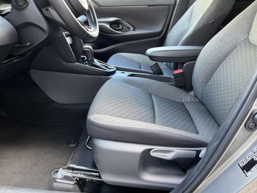 Toyota Yaris Cross 1.5 Hybrid 115 First Edition | All-in prijs | Apple/Android | Camera | Stoelverwarming | ActivLease financial lease