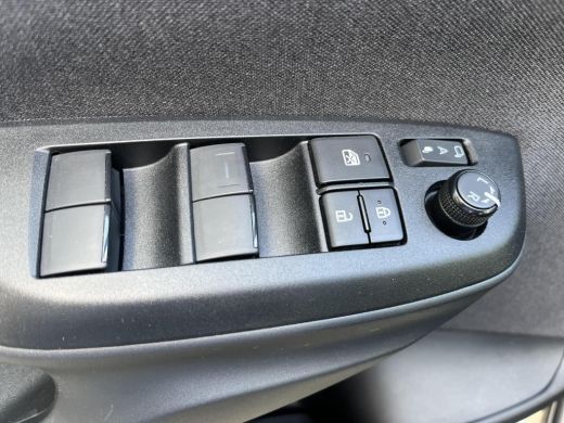 Toyota Yaris Cross 1.5 Hybrid 115 First Edition | All-in prijs | Apple/Android | Camera | Stoelverwarming | ActivLease financial lease