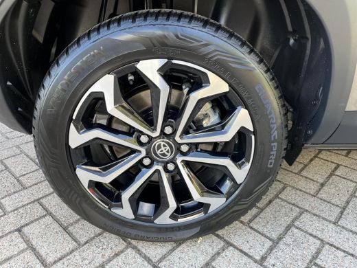 Toyota Yaris Cross 1.5 Hybrid 115 First Edition | All-in prijs | Apple/Android | Camera | Stoelverwarming | ActivLease financial lease