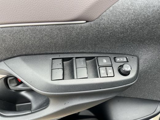 Toyota Yaris Cross 1.5 Hybrid Executive 4X4 | All-in prijs | Automaat | Parkeersensoren ActivLease financial lease