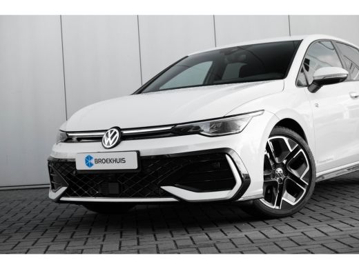 Volkswagen Golf 1.5 eTSI R-Line Edition 360 Camera l Verlicht VW Logo voor l Stoel en Stuurverwarming l Sportstoelen ActivLease financial lease