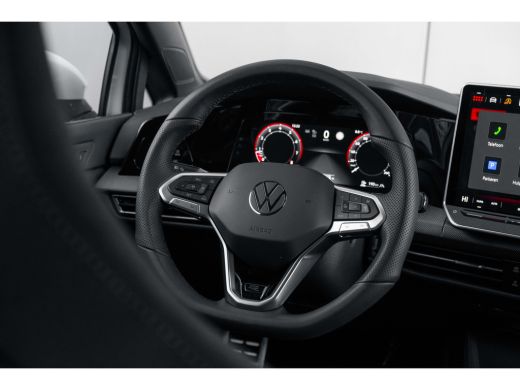 Volkswagen Golf 1.5 eTSI R-Line Edition 360 Camera l Verlicht VW Logo voor l Stoel en Stuurverwarming l Sportstoelen ActivLease financial lease