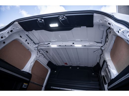 Volkswagen ID. Buzz Cargo Cargo 77KW 204PK | Achteruitrijcamera | Apple Carplay/Android Auto|telefoonintegratie premium | L... ActivLease financial lease