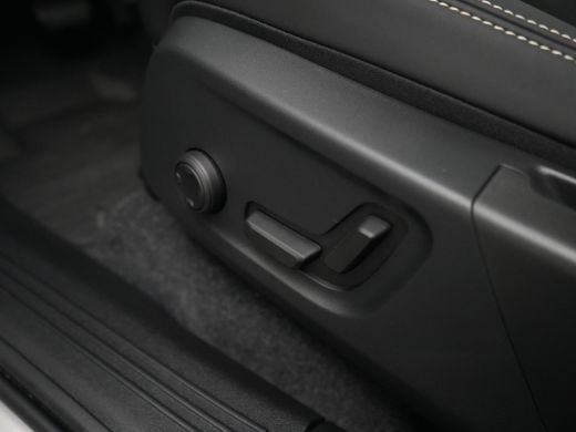 Volvo  EC40 Single Extended Range Ultra Black Edition | Harman Kardon | 360° Camera | Digitale binnenspiegel ... ActivLease financial lease