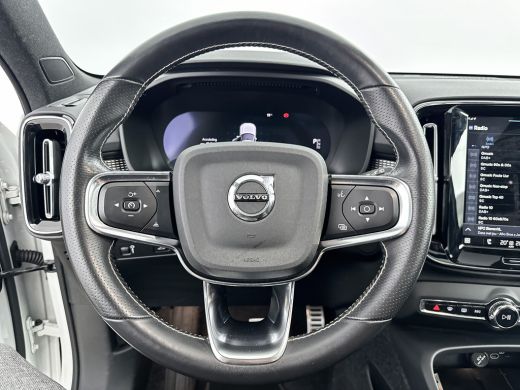 Volvo  XC40 Recharge P8 AWD | 20" | Elektr. verst. stoelen | 360 Camera | Harman Kardon | Panoramadak | Stoel... ActivLease financial lease