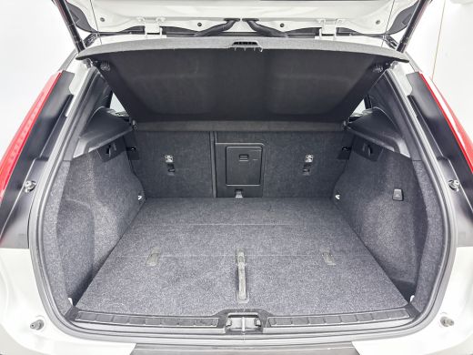 Volvo  XC40 Recharge P8 AWD | 20" | Elektr. verst. stoelen | 360 Camera | Harman Kardon | Panoramadak | Stoel... ActivLease financial lease