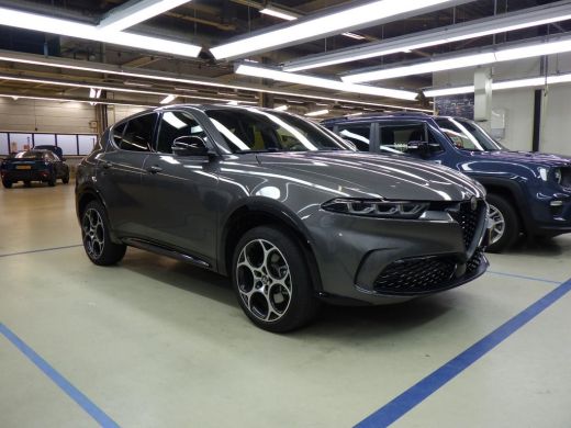 Alfa Romeo Tonale 1.3T PHEV Sprint Q4 280pk | Afn. Trekhaak | Stuur/Stoelverwarming | Navigatie | 19"LMV | Achterui... ActivLease financial lease