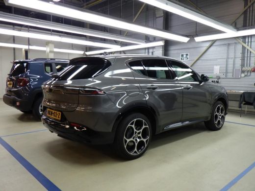 Alfa Romeo Tonale 1.3T PHEV Sprint Q4 280pk | Afn. Trekhaak | Stuur/Stoelverwarming | Navigatie | 19"LMV | Achterui... ActivLease financial lease