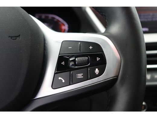 BMW 2 Serie 220i High Executive M Sport Automaat / Panoramadak / Sportstoelen / Achteruitrijcamera / Adaptiev... ActivLease financial lease